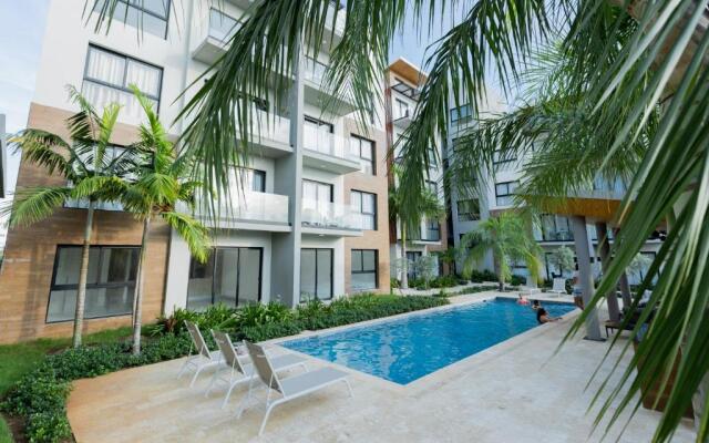 1 bedroom apt with pool, 5 minutes from beach