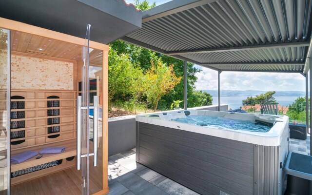 Beautiful Home in Omis With Wifi and 4 Bedrooms