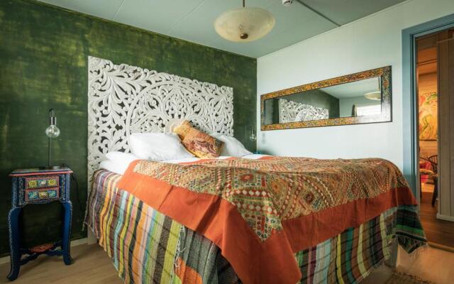 FlipFlop Beach Bar & Rooms