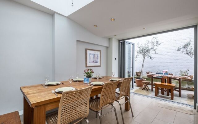 The Stunning Kenway Road House - AJE