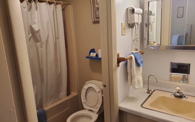 River Country Motor Lodge