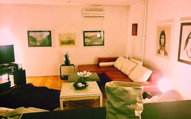 Villa Mina Kladovo, entire charming house with 5 bedrooms