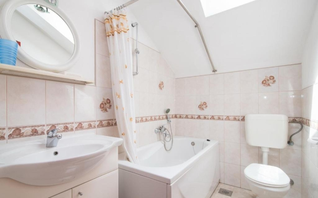 Apartment Annie - sea view : A1 Postira, Island Brac