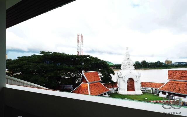 Buakham Rim Khong