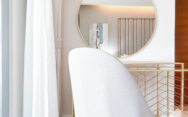 Luxury at Former Address Dubai Mall With Balcony