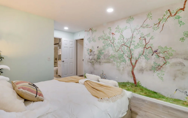 Home w/ Deck & Community Pool in Tobyhanna!