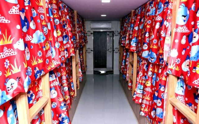 Delta Dormitory - Hostel