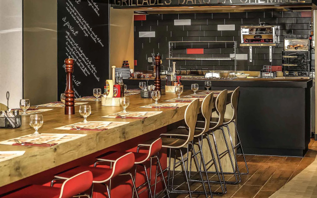 ibis Saint Genis Pouilly Genève