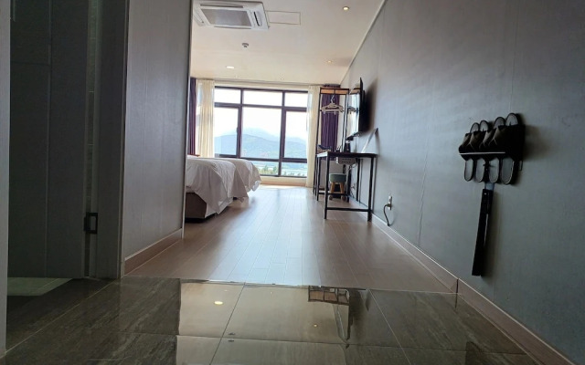 Tongyeong Bridge Hotel