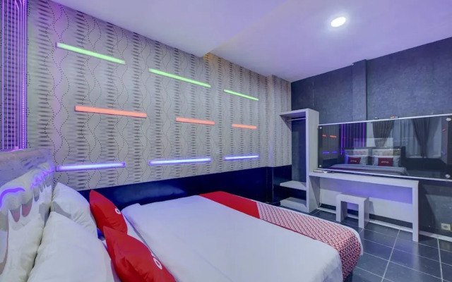 Zaara Guest House Syariah by OYO Rooms