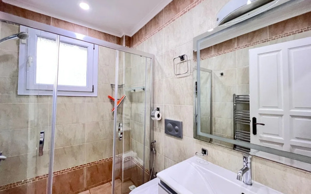 Luxury 7-bed Villa With Pool and Jacuzzi, Fethiye