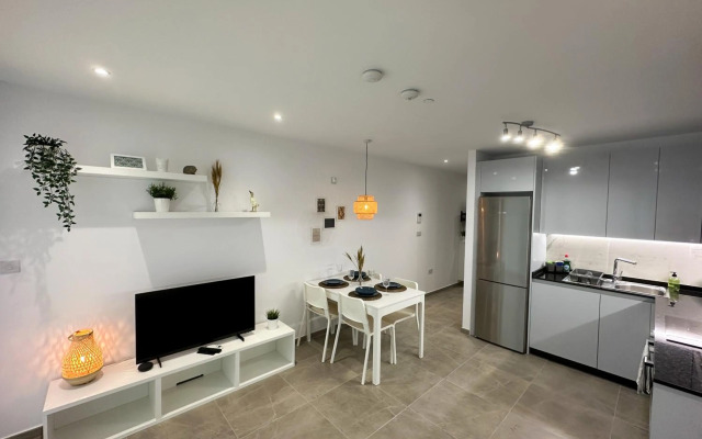 Brand New - Massive Studio - E1 - Self Catering