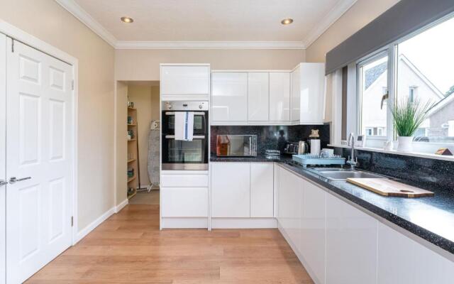 NEW Four Bedroom House - all rooms ensuite