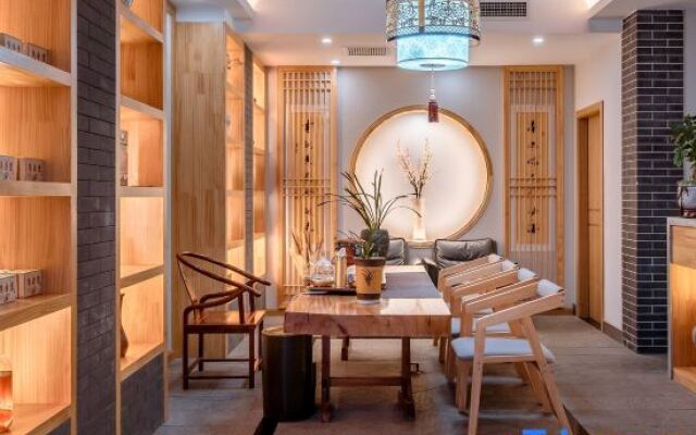 Yueqi Rongshe Hostel