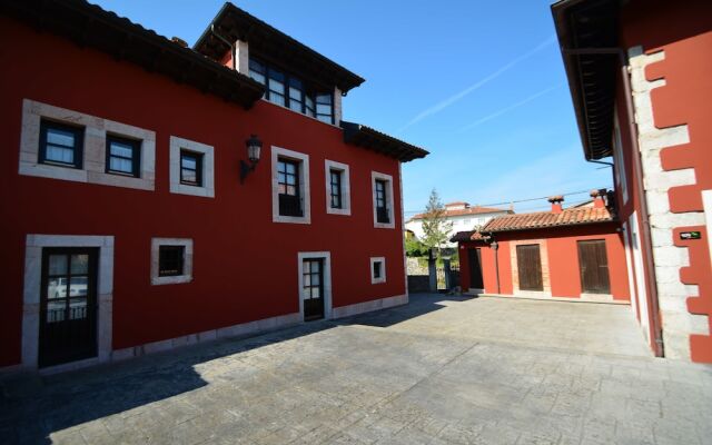 Hotel y Apartamentos El Camín