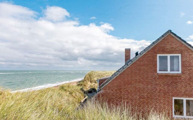 10 Person Holiday Home in Frostrup