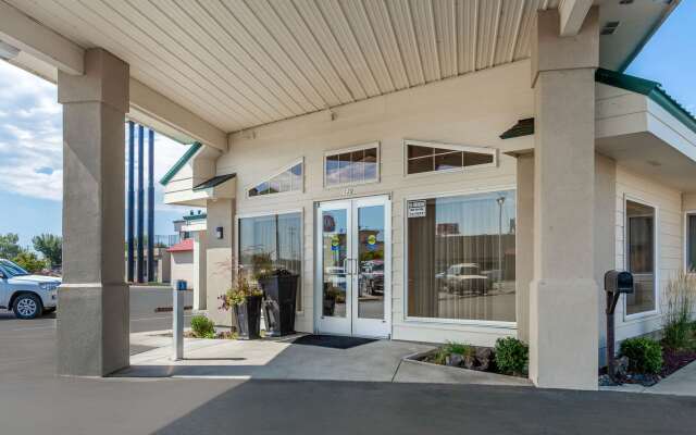 Rodeway Inn & Suites Ontario