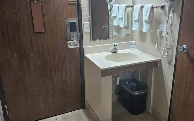 Crookston Inn & Convention Center
