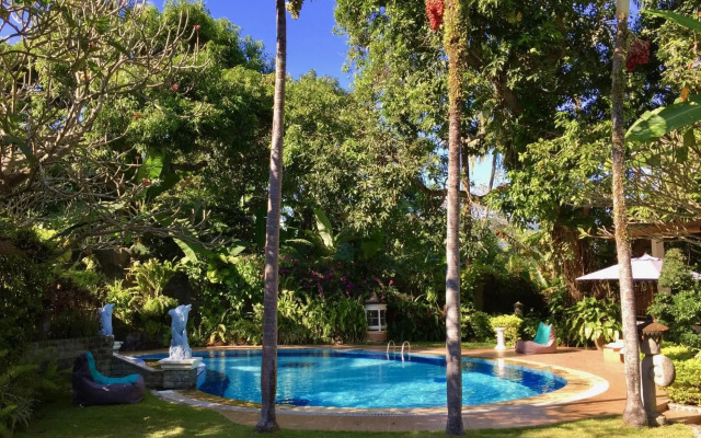 Gunung Paradis Retreat