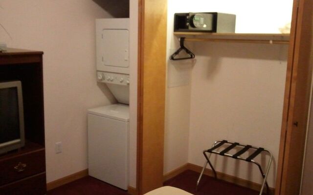 Totem Hotel and Suites