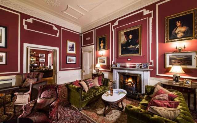 Thainstone House