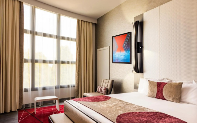 Disney's Hotel New York - The Art of Marvel