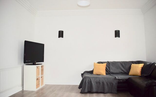 Modern 2 Bedroom Ifsc in Spencer Dock