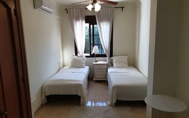 Delightful Spacious 2 bed Apartment in Nerja