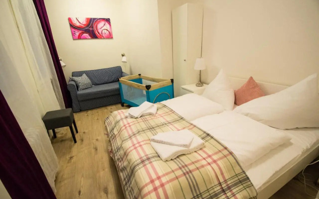 Old Town Rybna Apt by Ruterra