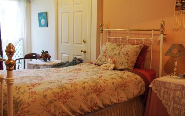 A Winter-Rose Cottage Bed and Breakfast