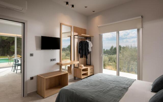 Nikiti Botanic Pool Suites