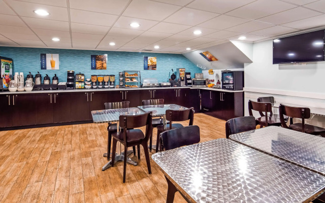 Best Western Plus Brooklyn Bay Hotel