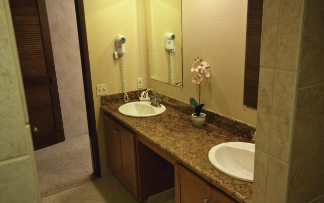 Kona Coast Resort