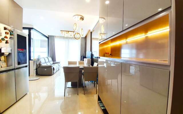 Gold Bee Apartment - Saigon Royal