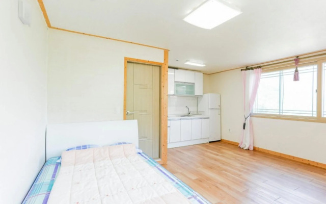 Jecheon Haereul Pumeun Dal Pension