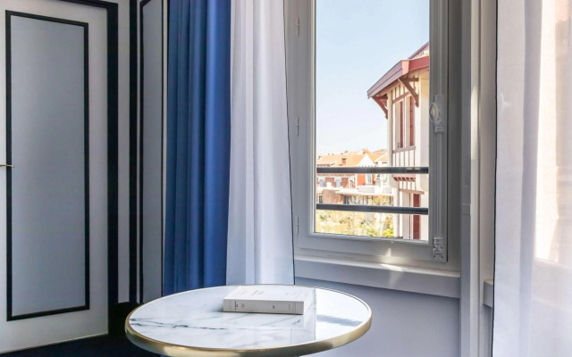 Hotel Plaza Biarritz Plage - Handwritten Collection
