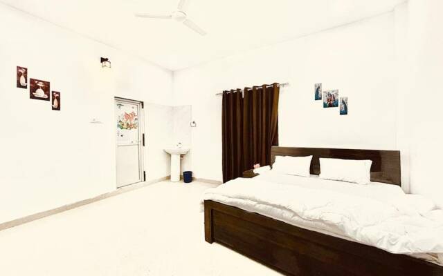 Goroomgo Ashoka Aashram Homestay Ayodhya