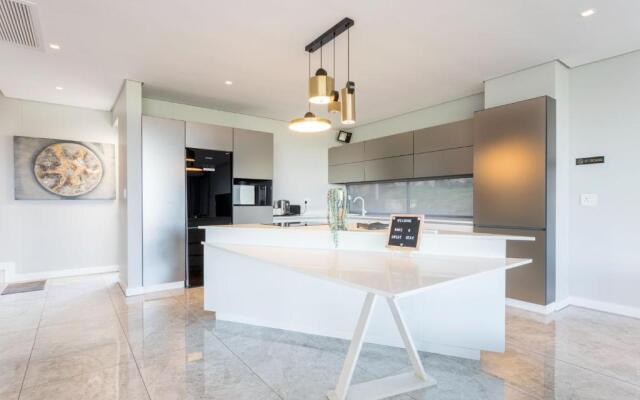10-11 Ocean’s Edge, Zimbali – 8 Bedroom