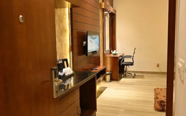 Hotel Aakriti Clarks Inn Express