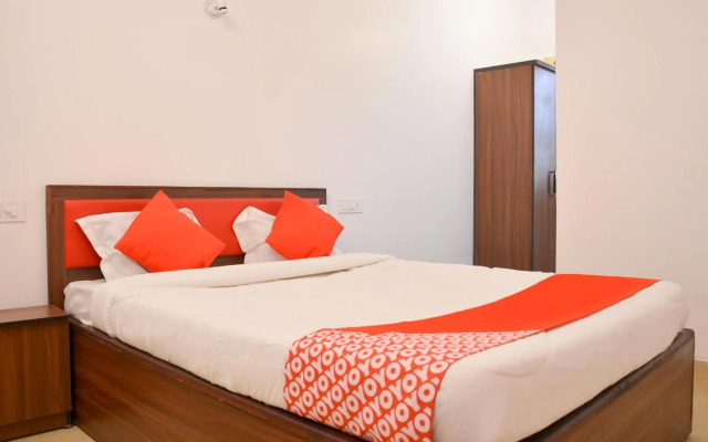 Super OYO Collection O 76597 Sayhallo Kanchan