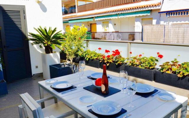 Chic Stylish Apartment with 2 Beds And Roof Terrac