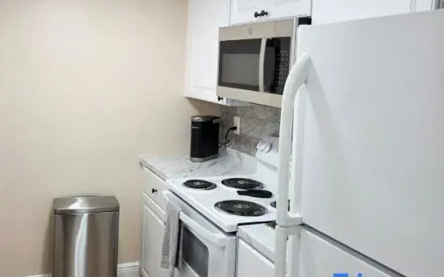 Toria Suites Condo 924
