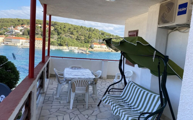 Apartments Peronja Jelsa Seafront