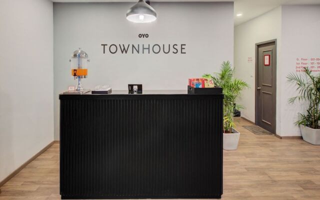 OYO Townhouse 052 Tidel Park Adyar