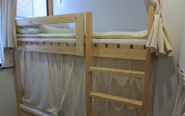 plumhostel