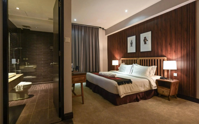 1825 Gallery Hotel