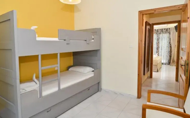 Studios Apartments Irini Patira