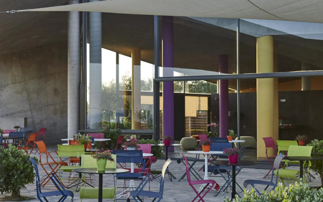 Leivatho Hotel