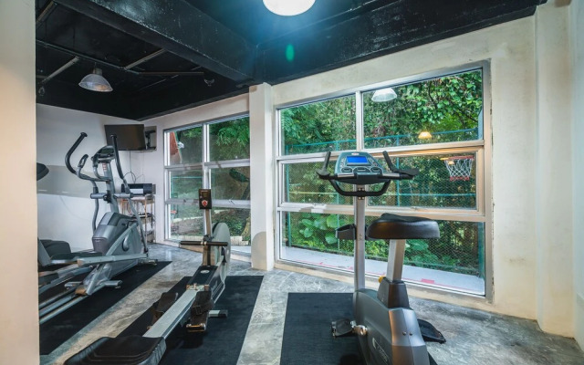 Parinda Villa in Naka Hills