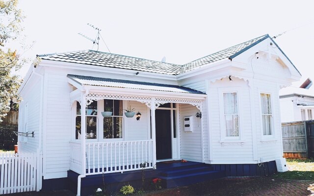 3 Bedroom Holiday Home in Mount Eden